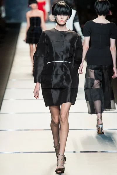 Look 30